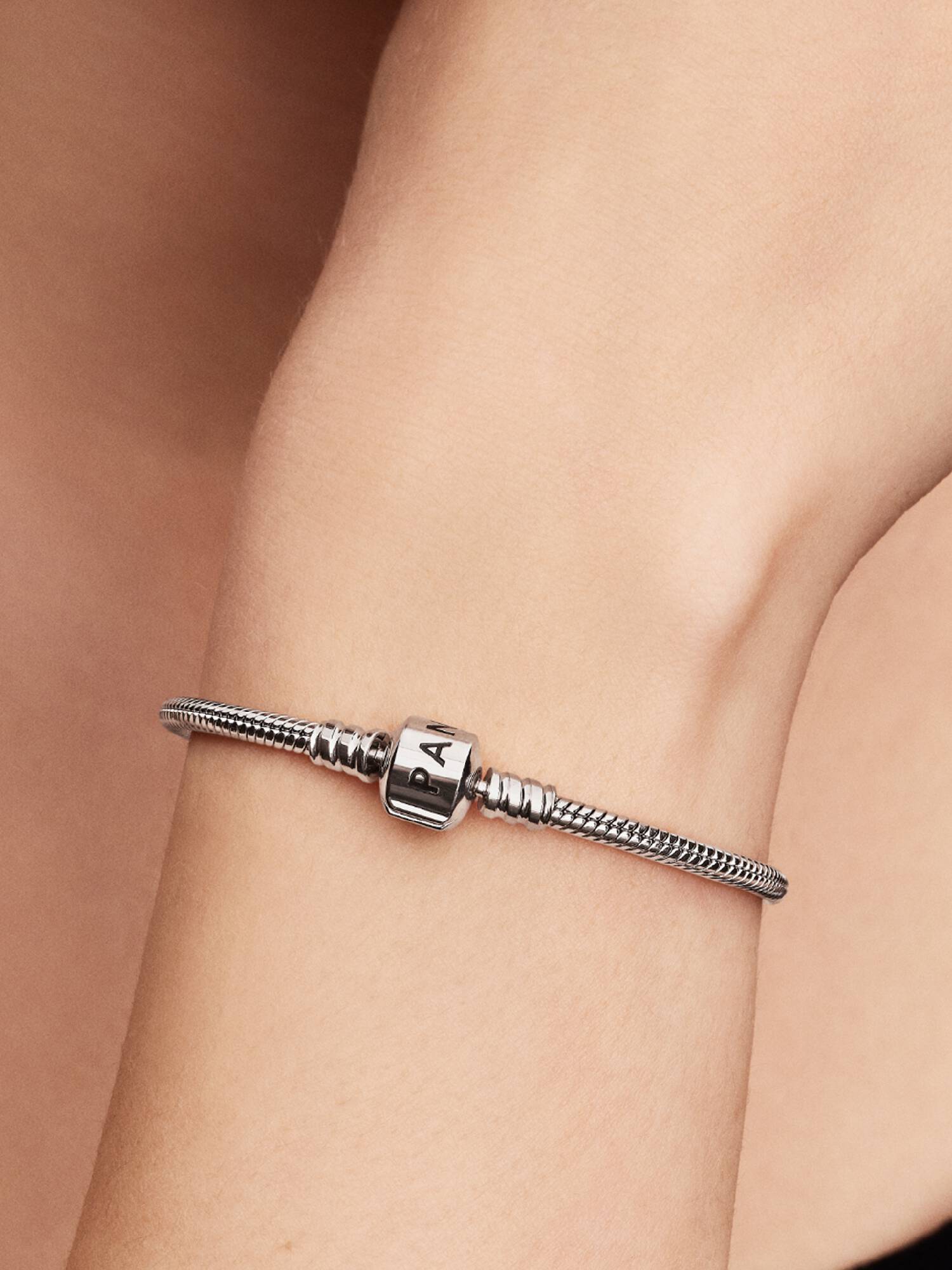 Pandora Moments Armband met Cilindersluiting, Platina Verguld