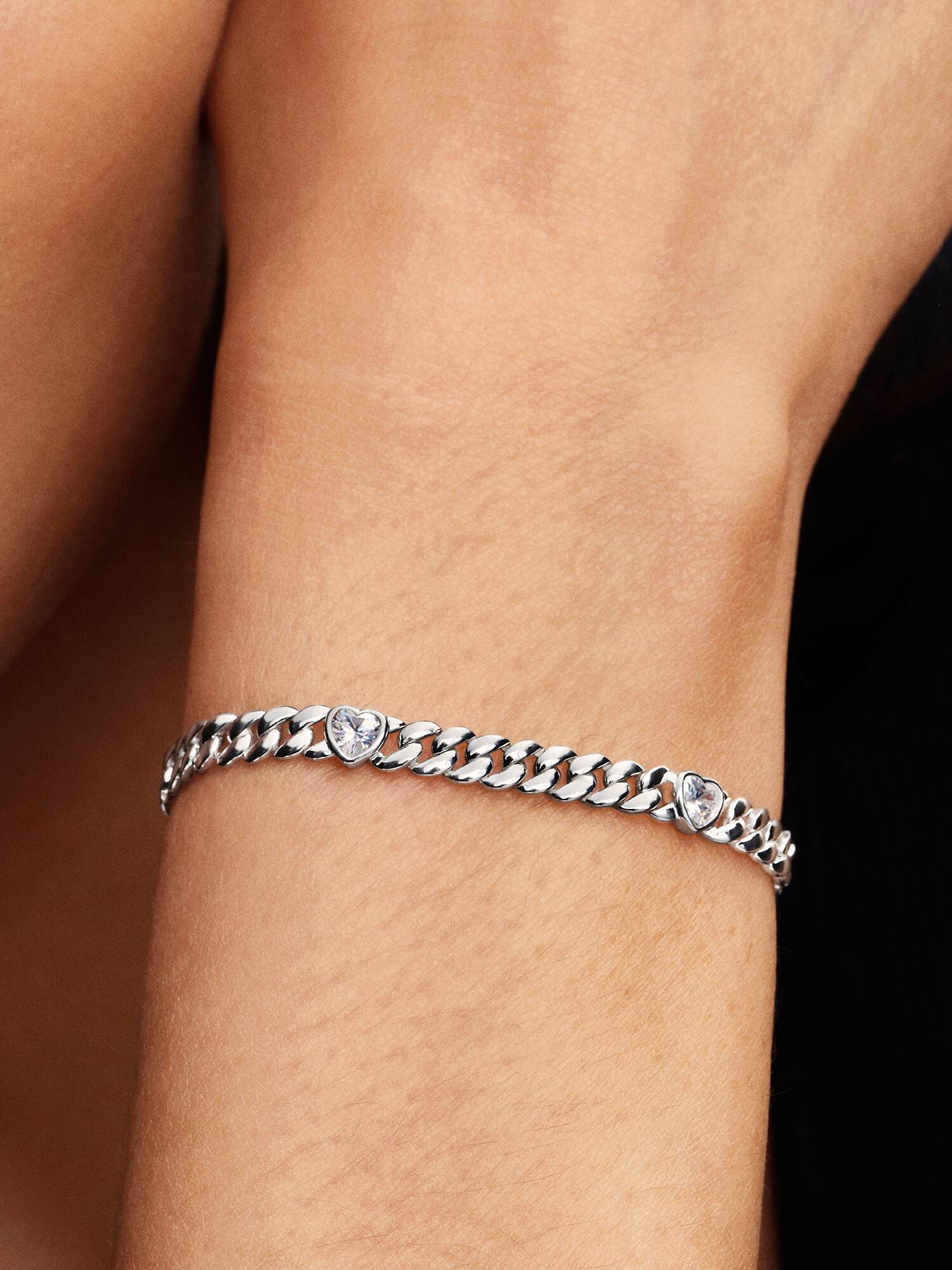 Cubaanse schakelarmband met hartjes