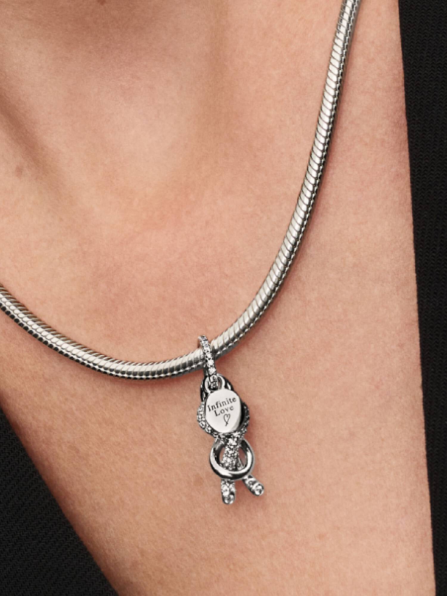 Pavé Infinity Knot- hangende bedel