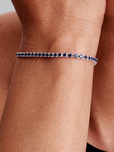 Sprankelende blauwe tennisarmband