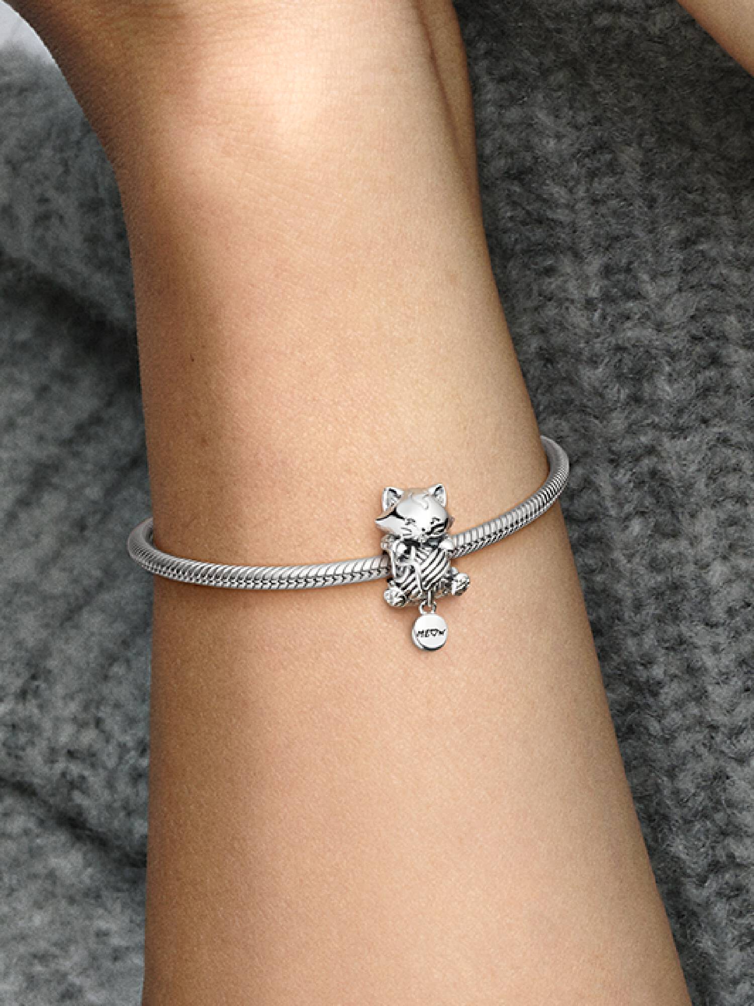 Kitten & Bol Wol Bedel