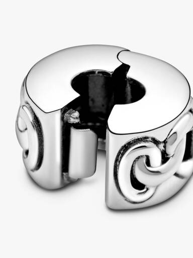 Geknoopte Harten Clip Bedel