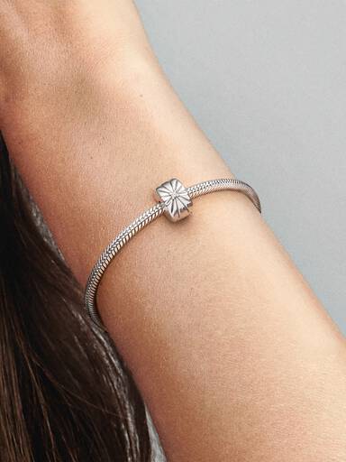 Sparkling Sunburst Clip Bedel