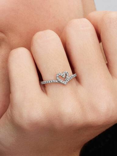 Sparkling Wishbone Hart Ring