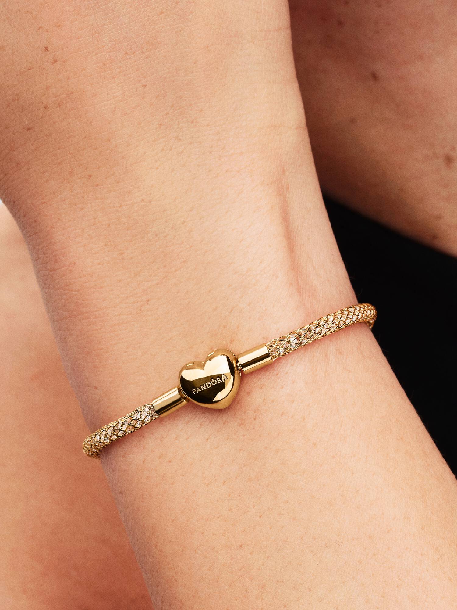 Sprankelende Mesh Armband met Hartsluiting 