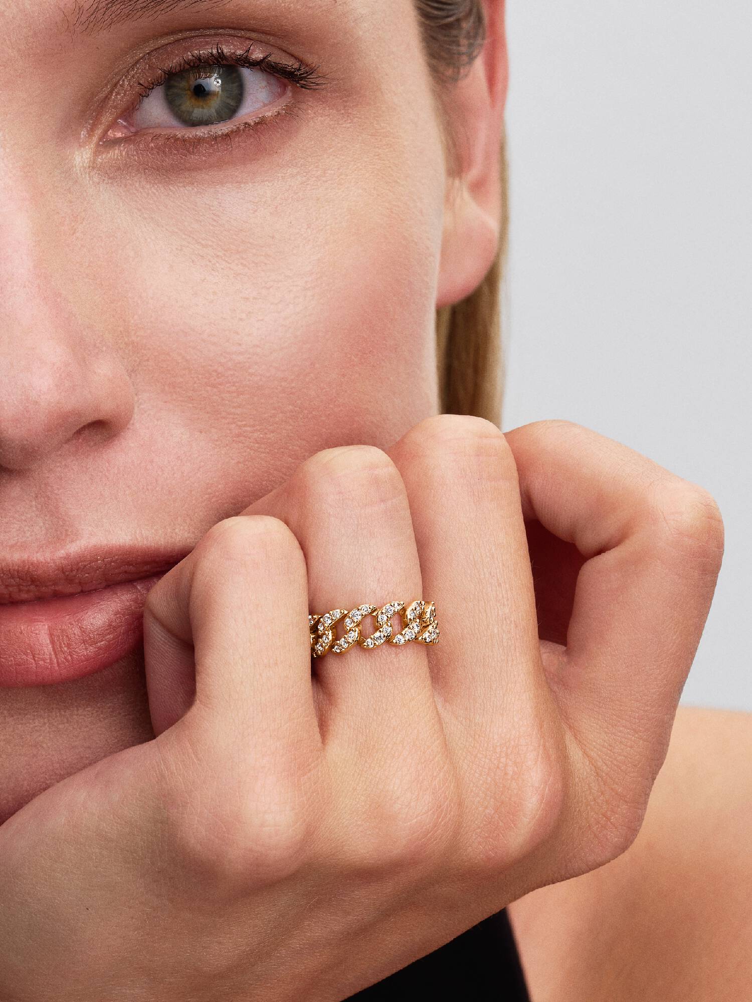 Ring met pavé en Cubaanse schakel