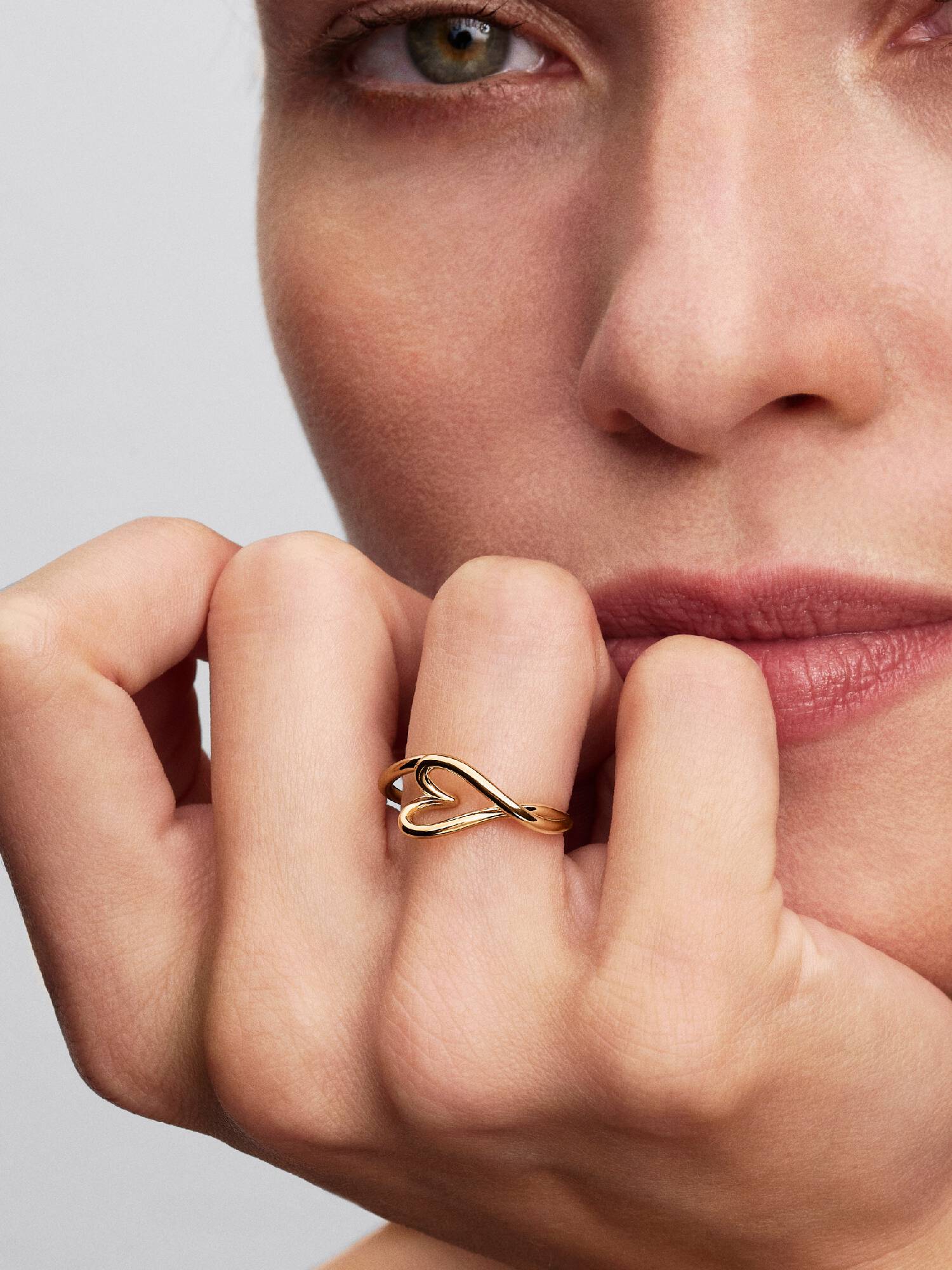 Organisch Gevormde Klein Hart Ring