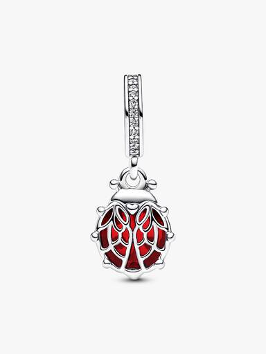 Rood lieveheersbeestje hangende bedel