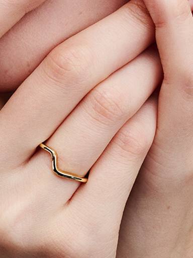 Gepolijste golvende ring
