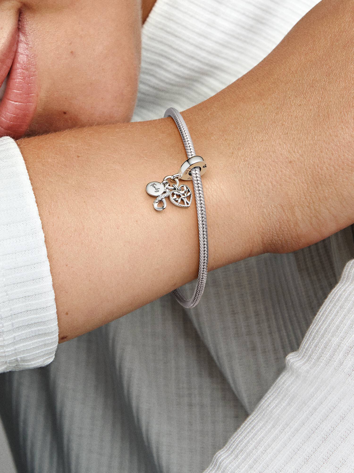 Family Infinity Triple Hangende Bedel