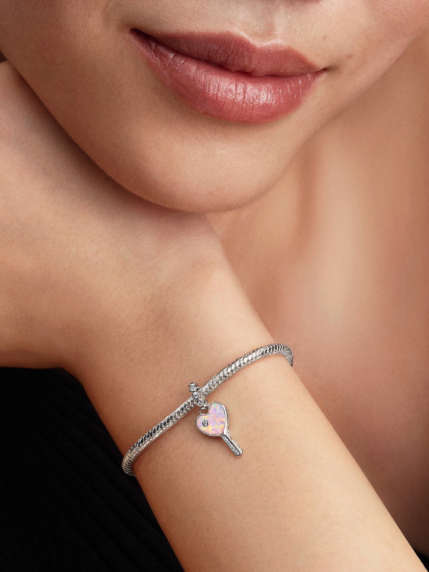 Opalescent Hartsleutel Hangende Bedel