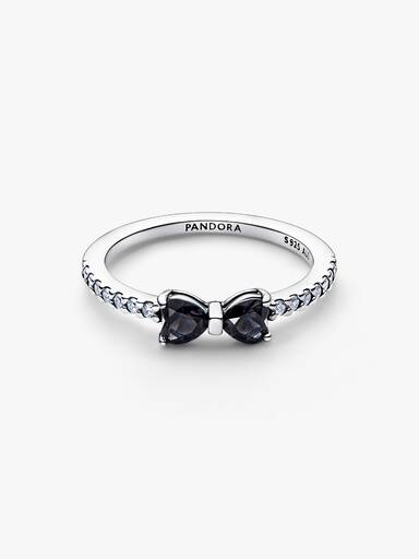 Sprankelende ring met zwarte strik