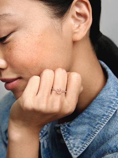 Paarse Glinsterende Kroon Solitaire-ring