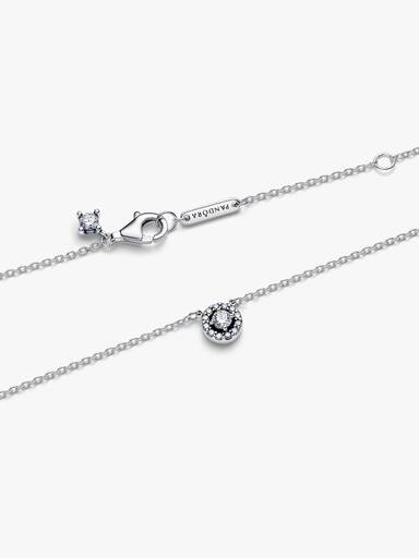 Halsketting met hanger met ronde halo en pavé