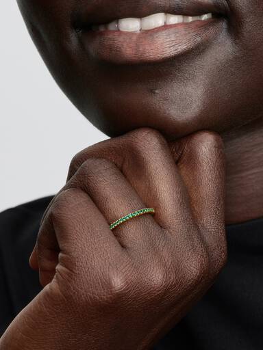 Sprankelende Groene Halve Eternity Bandring