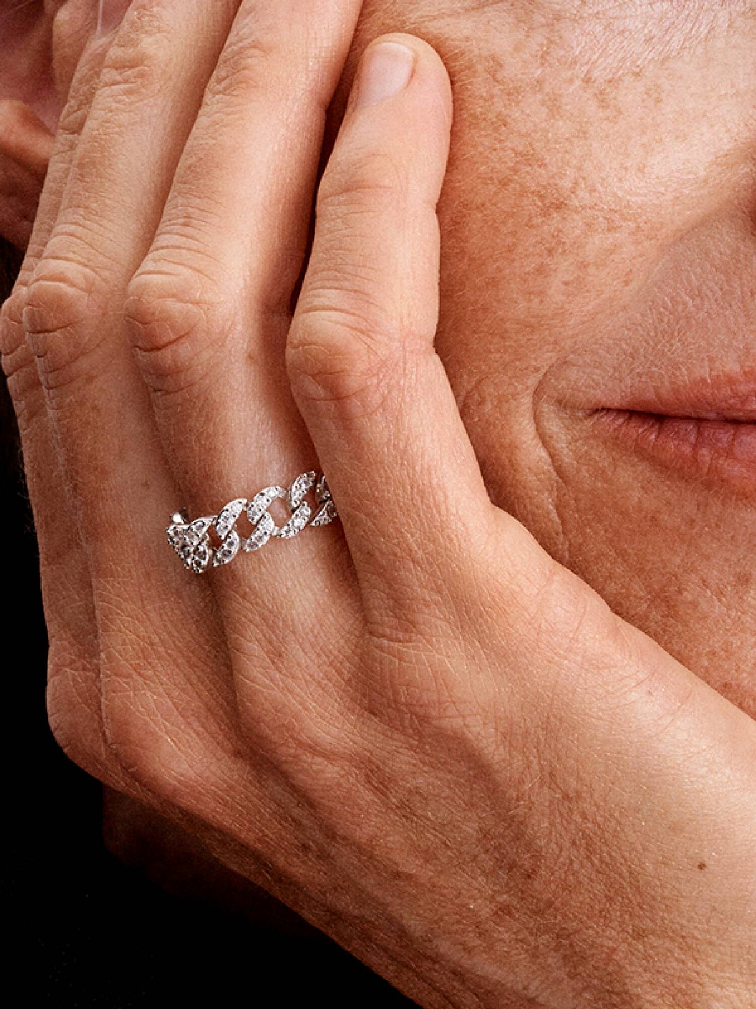 Ring met pavé en Cubaanse schakel