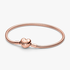 Pandora Moments slangenarmband met hartsluiting Pandora Moments slangenarmband met hartsluiting