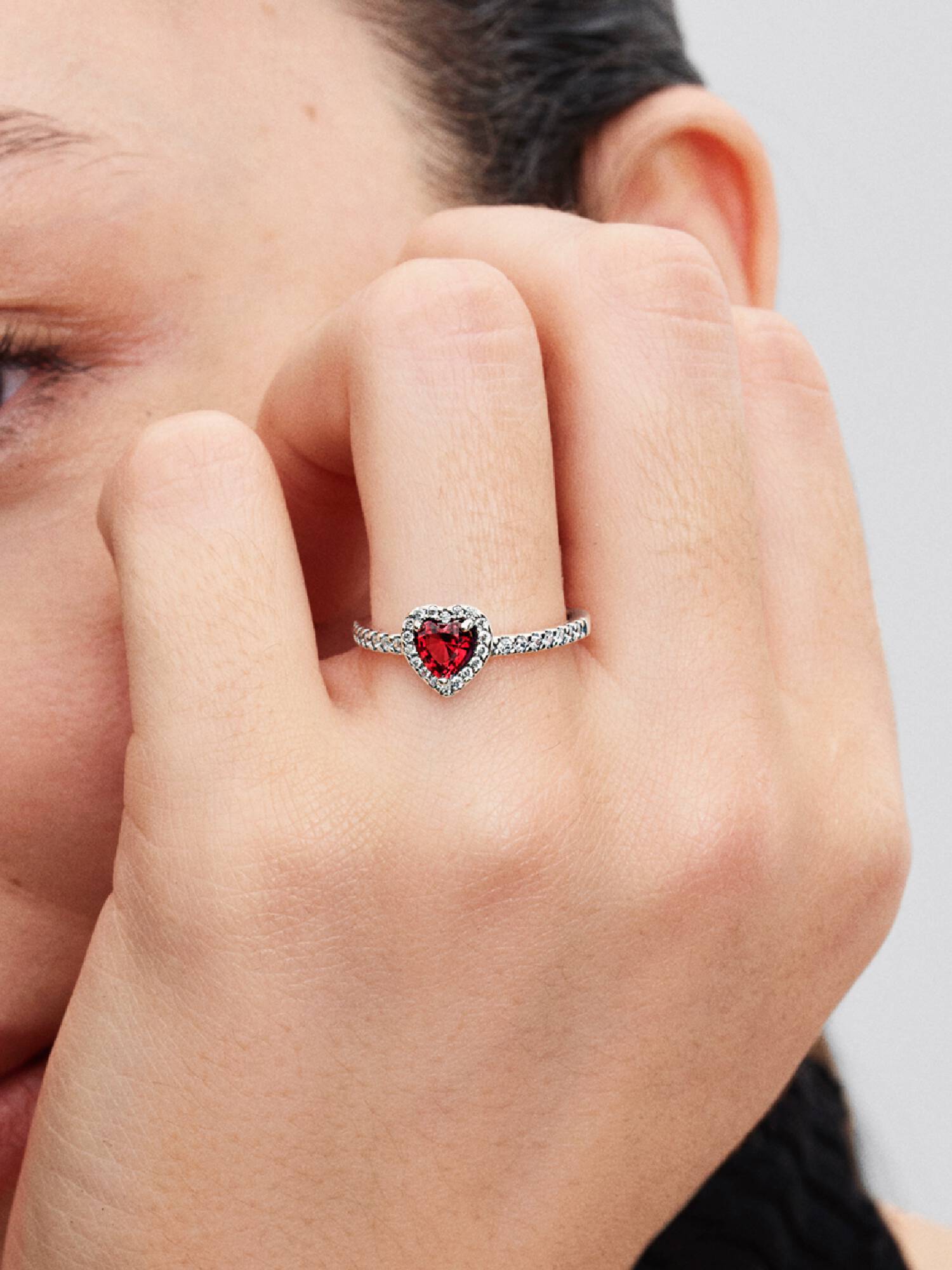 Verhoogd rood hartring