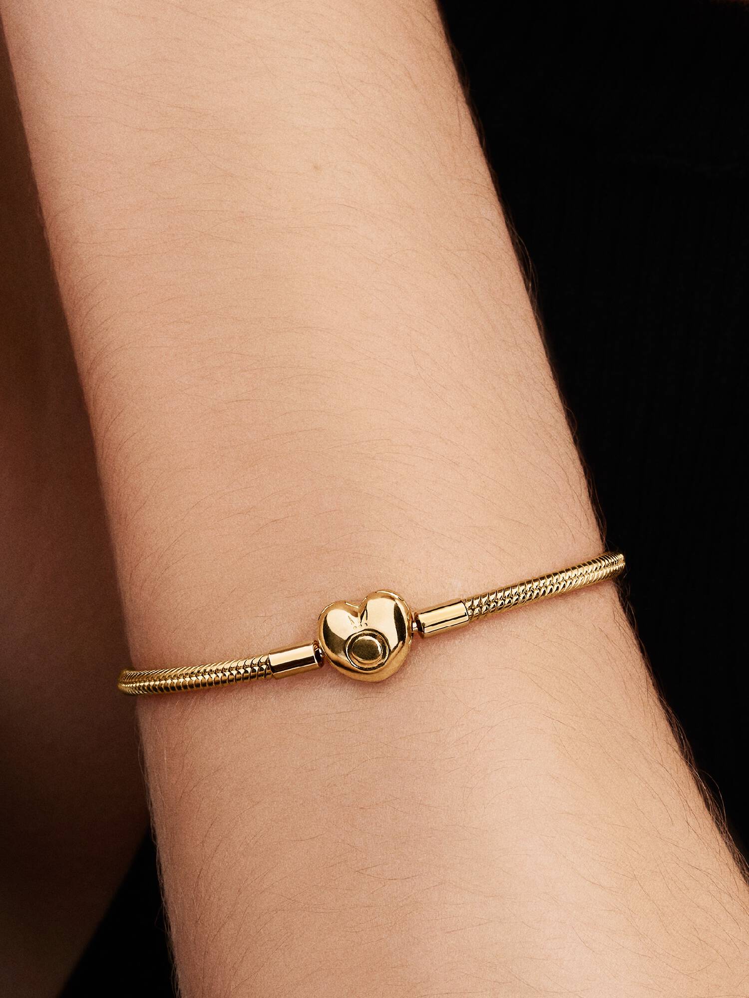 Pandora Moments Snake Chain-armband met hartsluiting